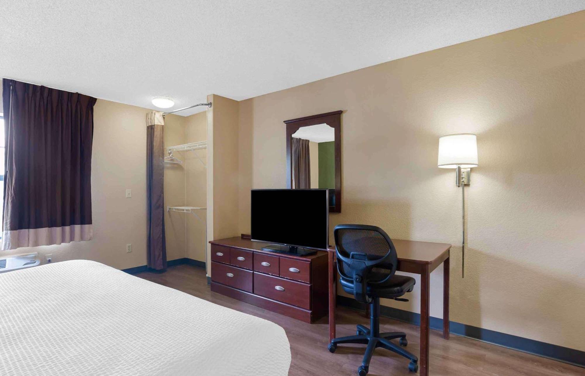 Extended Stay America Select Suites - Chicago - Naperville - West Экстерьер фото