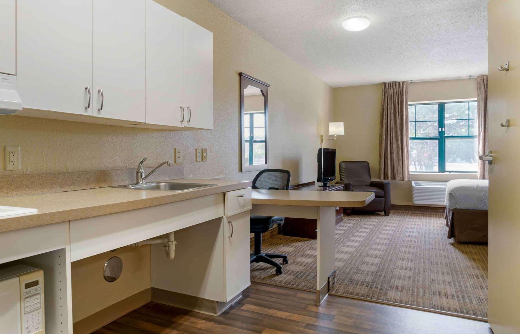 Extended Stay America Select Suites - Chicago - Naperville - West Экстерьер фото