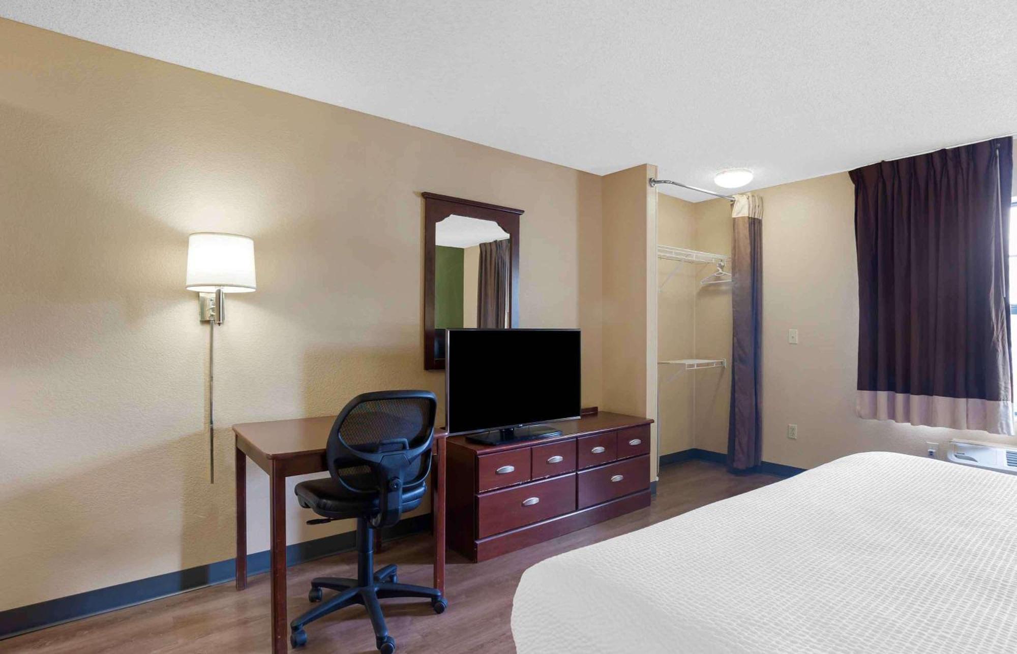 Extended Stay America Select Suites - Chicago - Naperville - West Экстерьер фото