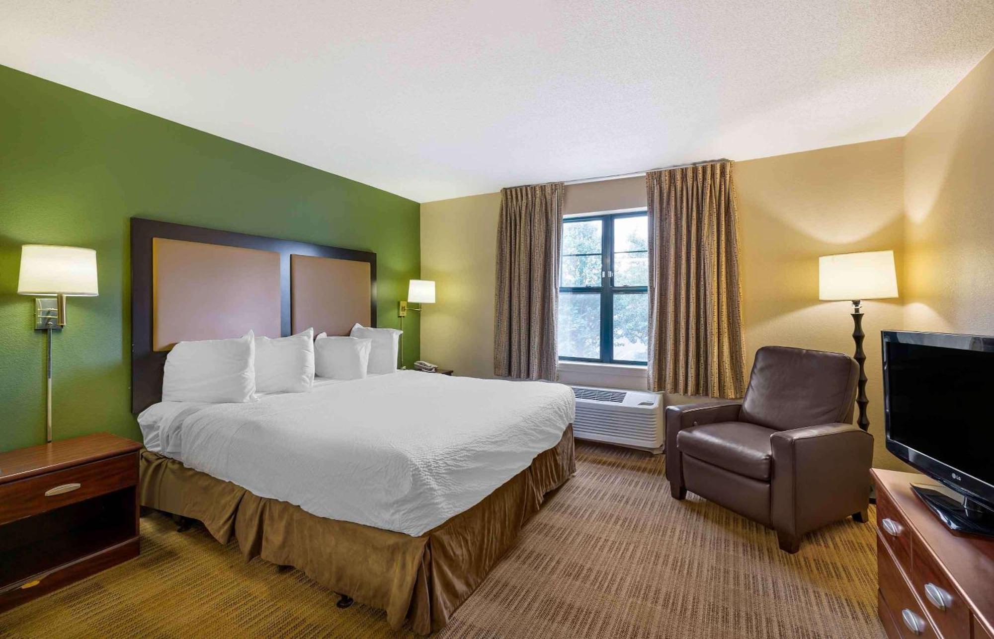 Extended Stay America Select Suites - Chicago - Naperville - West Экстерьер фото