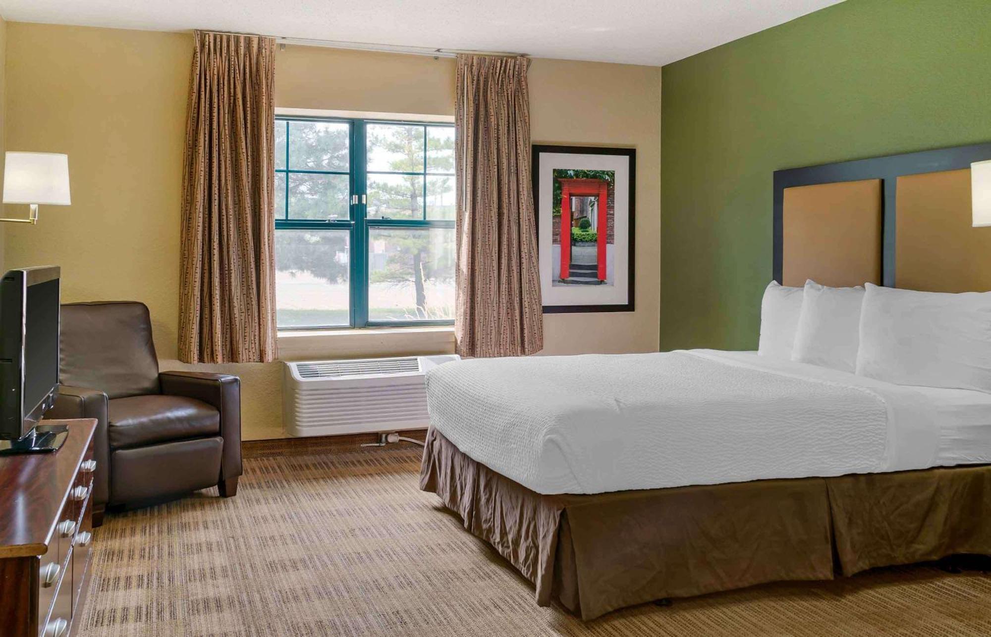Extended Stay America Select Suites - Chicago - Naperville - West Экстерьер фото